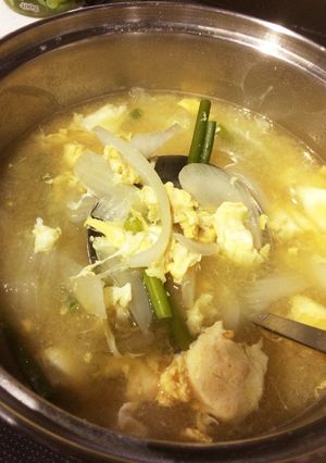 ニンニクの芽と玉ねぎのお味噌汁-レシピのメイン写真