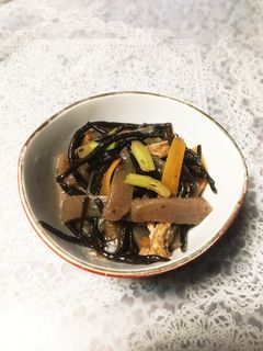 ひじきと油揚げ、こんにゃくの炒め煮-レシピのメイン写真