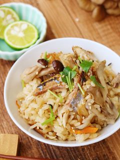 香ばしさんまときのこの炊き込みご飯-レシピのメイン写真