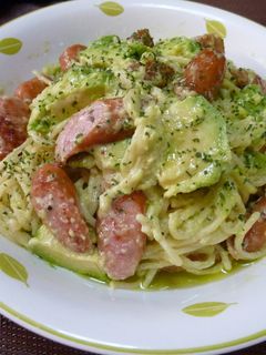 アボカドとウィンナーのクリームパスタ-レシピのメイン写真