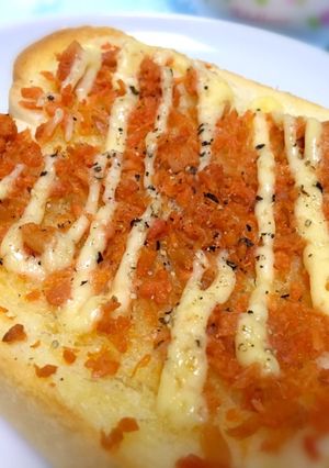 鮭フレークで簡単！鮭マヨトースト-レシピのメイン写真