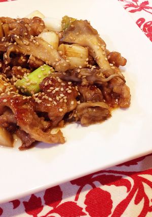 ご飯がススム♡豚肉と舞茸と白葱の味噌炒め-レシピのメイン写真