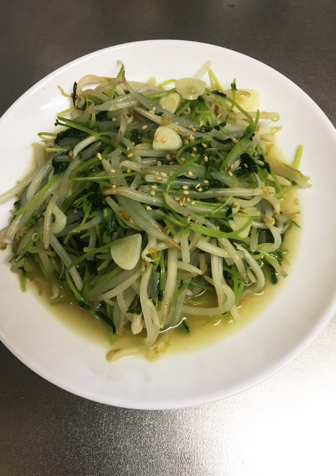 もやしと豆苗のニンニク炒め-レシピのメイン写真