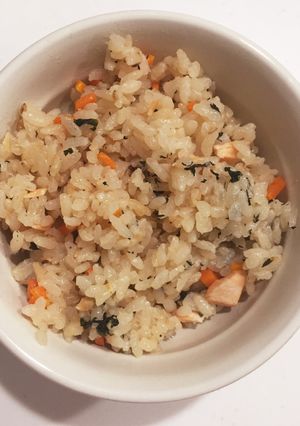 【離乳食後期】鮭と野菜の炊き込みご飯♡-レシピのメイン写真