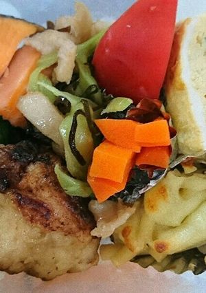 鶏皮とブロッコリーの茎の塩昆布炒め-レシピのメイン写真