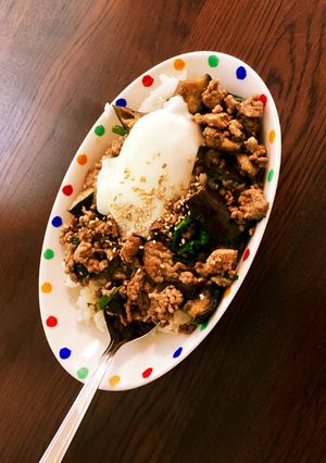 茄子とひき肉の温玉丼-レシピのメイン写真