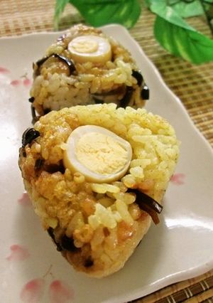 華麗（カレー）にナイスよろこんぶおにぎり-レシピのメイン写真