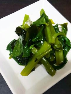青菜(つるな?)とワカメおひたし-レシピのメイン写真