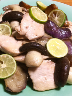 塩だけで旨い♡ムネ肉の塩スダチ炒め-レシピのメイン写真