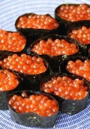 いくらの醤油漬けで軍艦巻-レシピのメイン写真