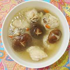 รูปของ 台湾の鶏肉にんにくスープ！