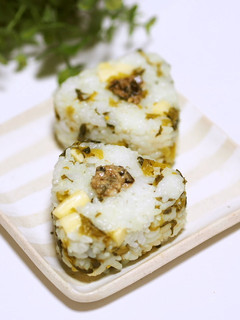 栄養抜群♡高菜チーズのよろこんぶおにぎり-レシピのメイン写真
