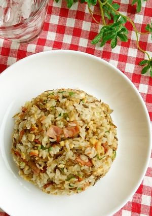 きんぴらごぼうとベーコンのパラパラ炒飯-レシピのメイン写真