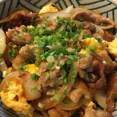 รูปของ ご飯食べ過ぎ注意☆豚バラと卵の中華炒め