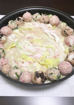 3色肉団子入り♬とんこつ醤油鍋-レシピのメイン写真
