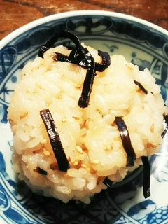 ごま油香るゴマ昆布おにぎり★-レシピのメイン写真