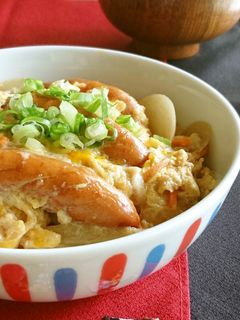ランチにも!丸ごとウインナーのたまご丼-レシピのメイン写真