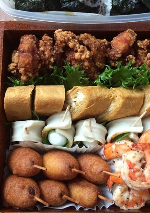 運動会弁当 エビのソテーウズラの竹輪巻き-レシピのメイン写真