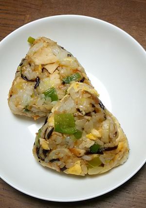 チャーハンで昆布おにぎり-レシピのメイン写真