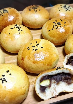こしあんと栗入りのあんぱん-レシピのメイン写真