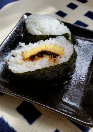卵焼きと一緒によろこんぶおにぎり-レシピのメイン写真