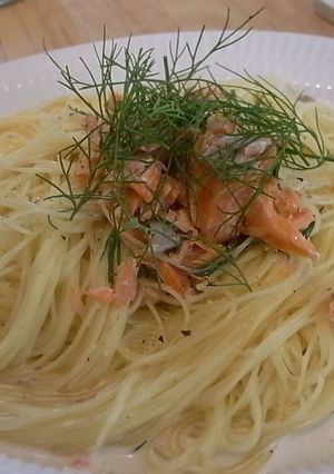 ウチカフェメニュー☆鮭のクリームスパ-レシピのメイン写真