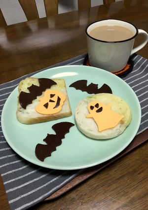 スライスチョコでハロウィンデコパン-レシピのメイン写真