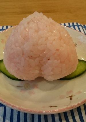 応援！桃(百)でよろこんぶおにぎり！-レシピのメイン写真