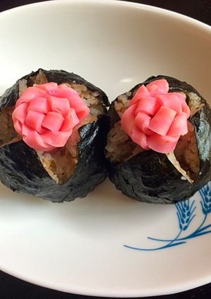 桜咲く！ふじっ子煮で合格喜んぶおにぎり-レシピのメイン写真