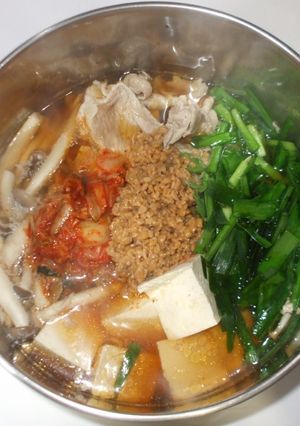 納豆キムチ鍋♪簡単レシピ腸内細菌改善-レシピのメイン写真