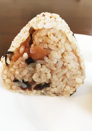 梅おかか昆布おにぎり-レシピのメイン写真