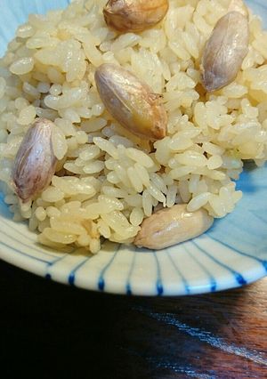 旬！簡単！生落花生の炊き込みご飯-レシピのメイン写真