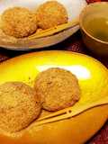 デカもっちり♪胡麻餡白玉団子、黄な粉がけ