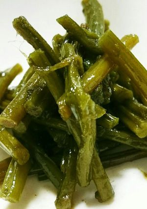 地味だけれど美味しいさつま芋の茎キンピラ-レシピのメイン写真