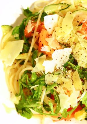 ルッコラとトマト&アーモンドのパスタ-レシピのメイン写真