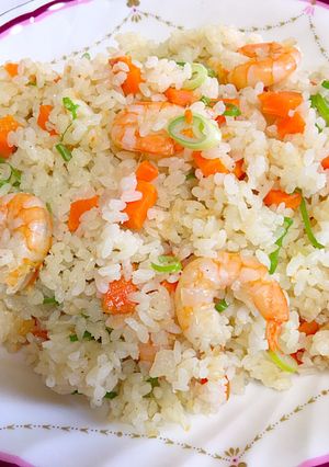 簡単な炊飯器で作った海老ピラフ-レシピのメイン写真