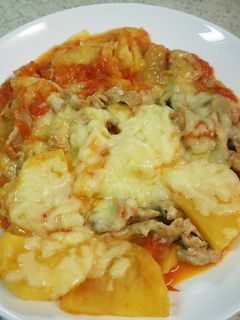 豚肉とじゃがいもとトマトのチーズ焼き-レシピのメイン写真