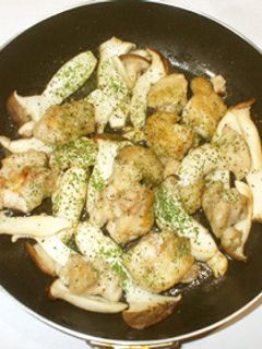 鶏もも肉とエリンギの簡単にんにく炒め-レシピのメイン写真