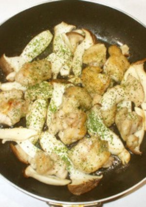鶏もも肉とエリンギの簡単にんにく炒め-レシピのメイン写真