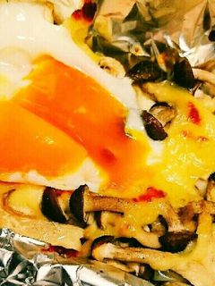 キノコのホイル焼き☆チーズたまご乗せ-レシピのメイン写真