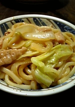 お家の焼肉の締めに☆ホルモン焼きうどん-レシピのメイン写真