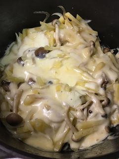 お鍋一つでキノコとじゃがいものチーズ焼き-レシピのメイン写真