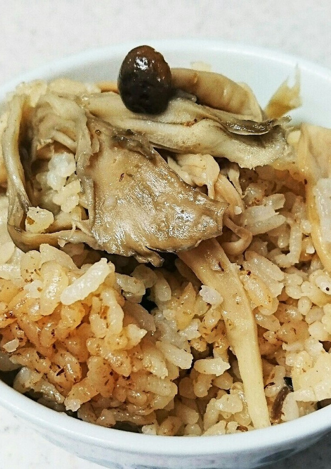 茅乃舎だしで簡単！キノコの炊き込みご飯-レシピのメイン写真