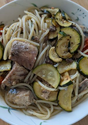 サバ缶とズッキーニのパスタ-レシピのメイン写真