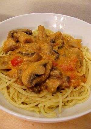 キノコのクリーミートマトソースパスタ-レシピのメイン写真