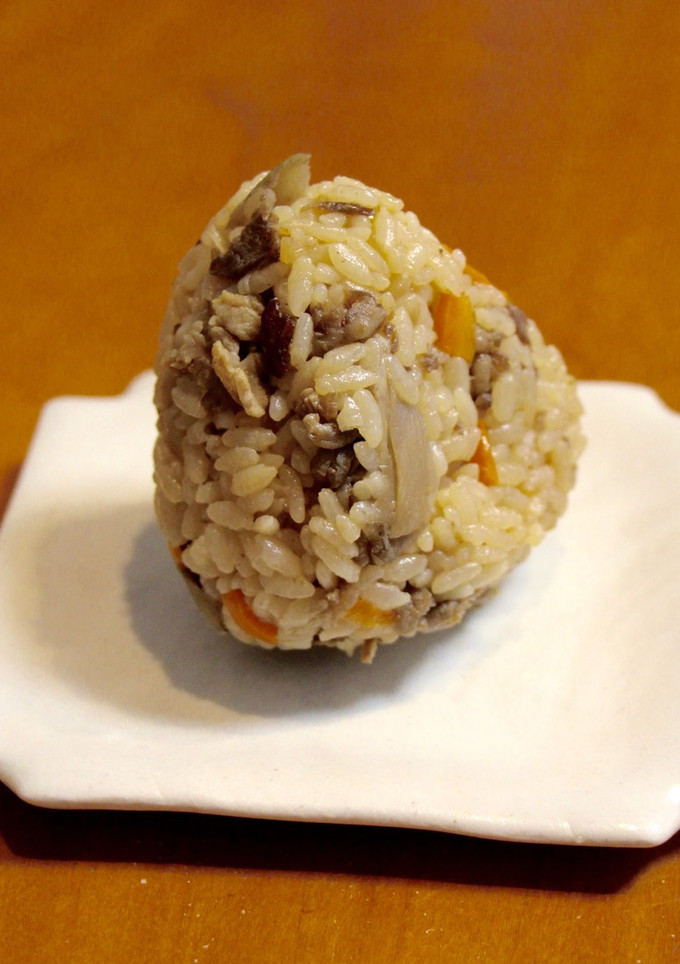 すき焼き風炊き込みご飯おにぎり-レシピのメイン写真