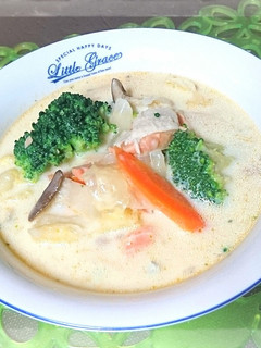 簡単ヘルシー☆鮭ときのこの豆乳スープ♪-レシピのメイン写真
