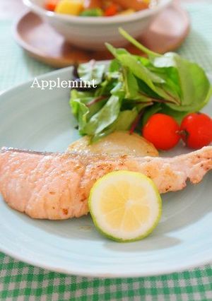 塩レモンで秋鮭のムニエル-レシピのメイン写真