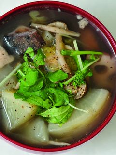 あっさり、風味豊か♪豚と根菜の煮込み汁-レシピのメイン写真