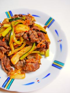 牛肉とズッキーニのキムチ炒め♪-レシピのメイン写真